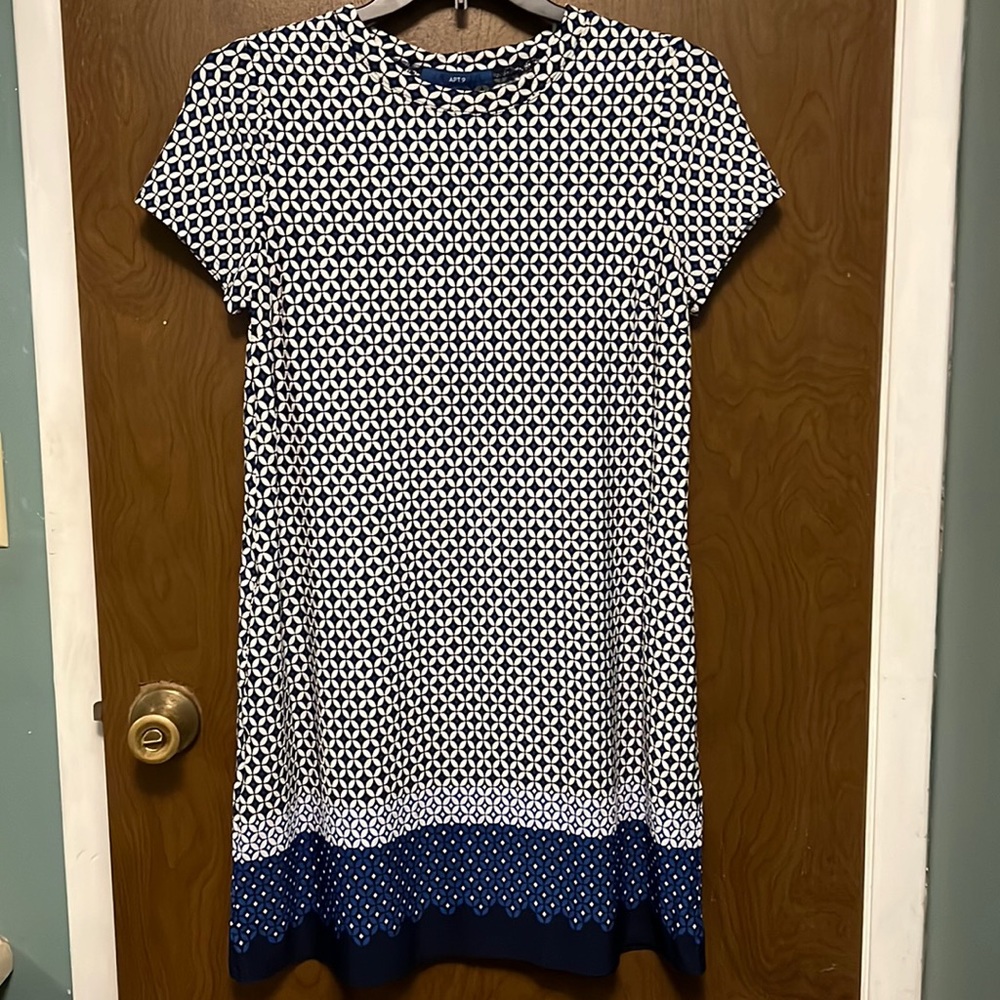 Apt 9 blue and white short sleeved dress size M